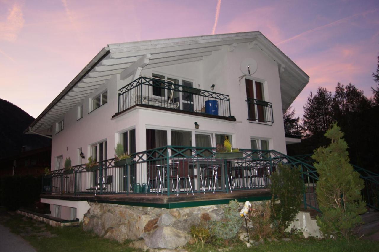Haus Alpenflora Appartement Längenfeld Buitenkant foto