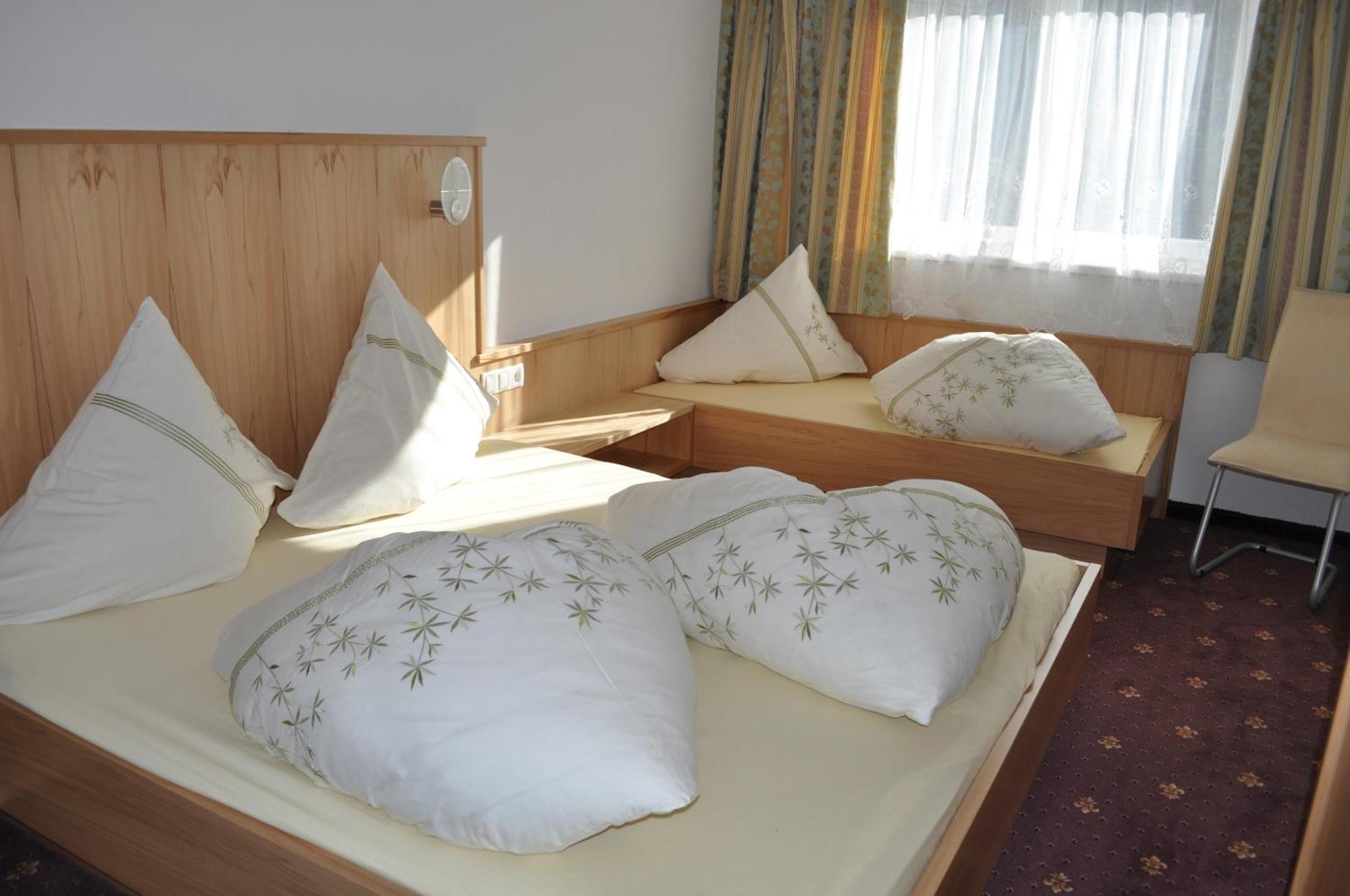 Haus Alpenflora Appartement Längenfeld Buitenkant foto